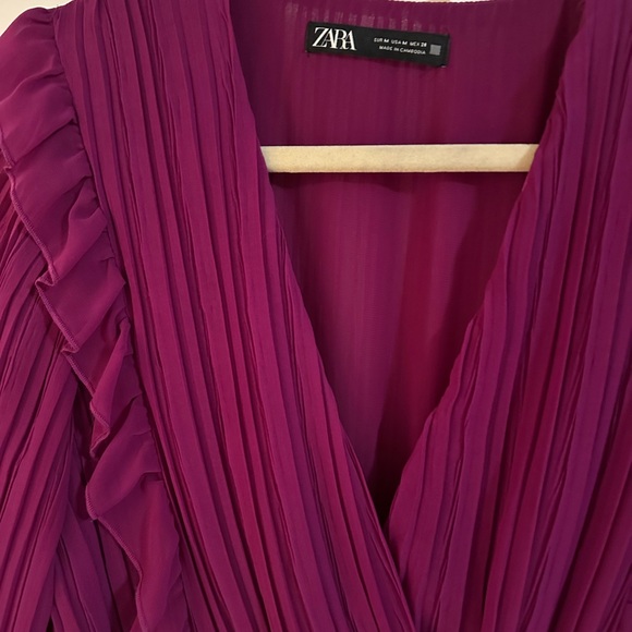 Zara magenta dress pleated fall weddings - Picture 2 of 2